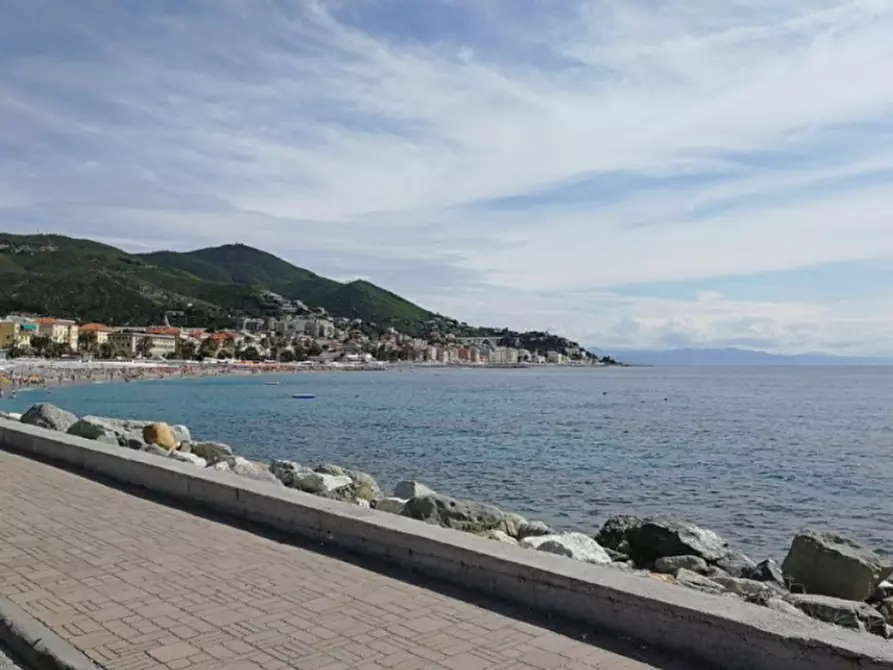 Immagine 6 di Appartamento in vendita  a Varazze