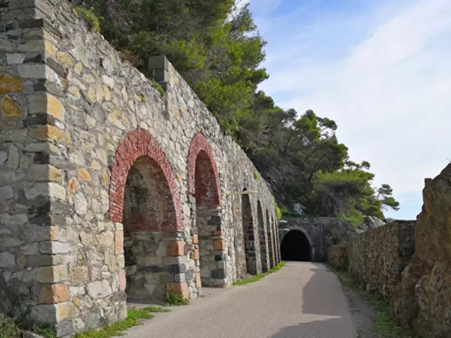 Immagine 8 di Appartamento in vendita  a Varazze