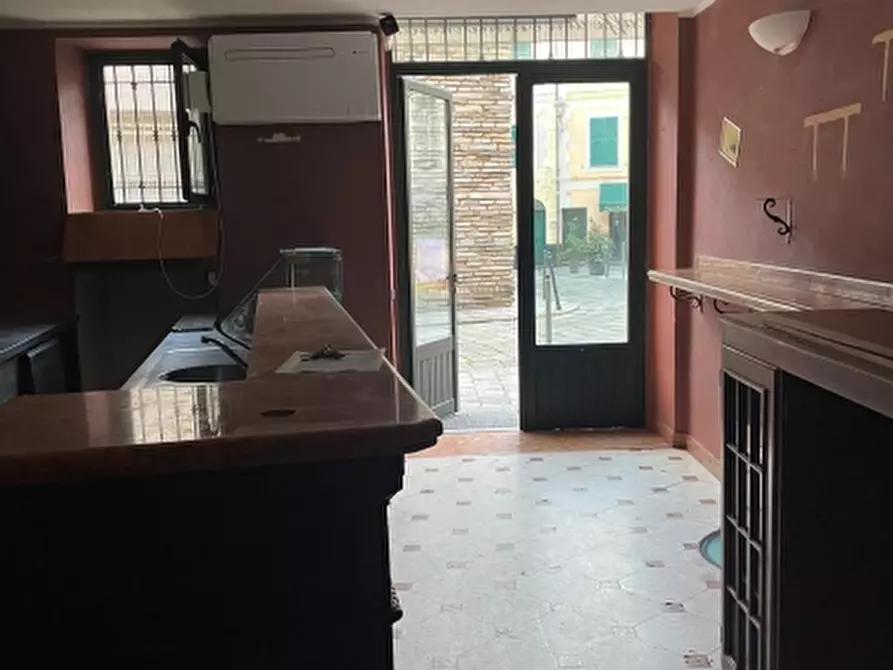 Immagine 19 di Bar / Ristorante in affitto  a Varazze