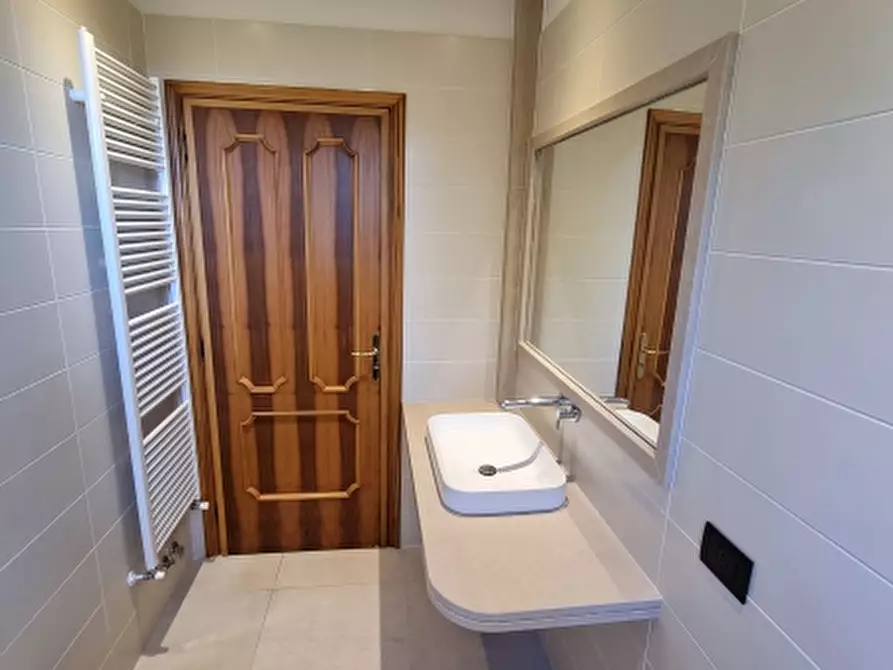 Immagine 8 di Appartamento in vendita  in via castagna 25/1 a Varazze