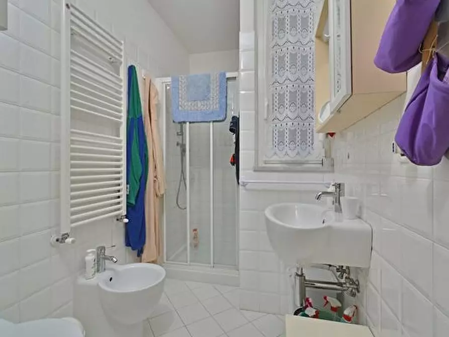 Immagine 6 di Appartamento in vendita  a Varazze