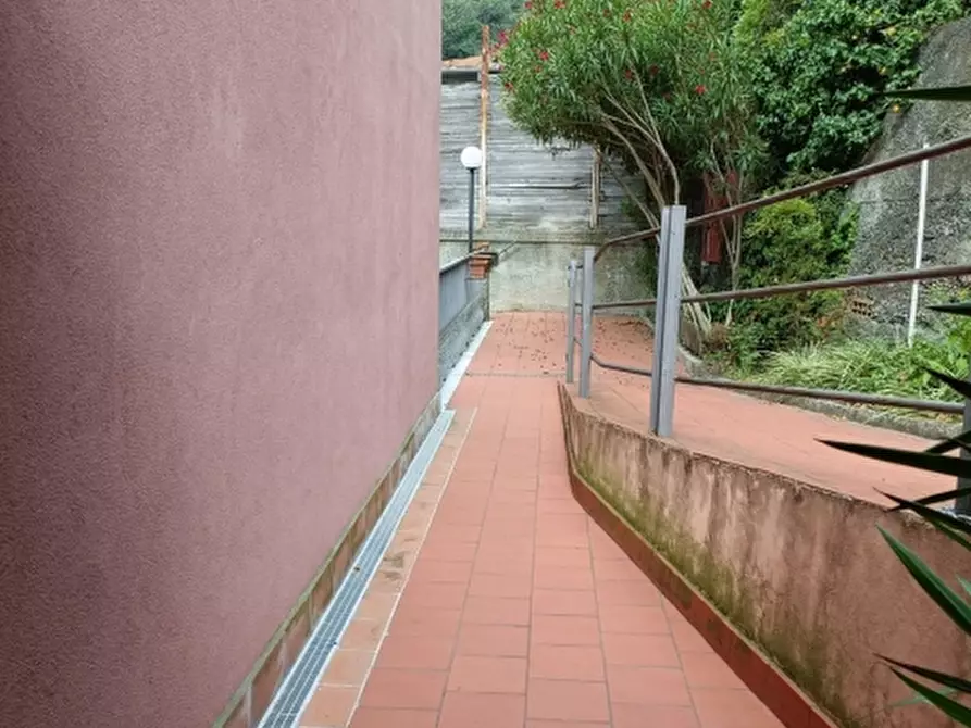 Immagine 21 di Appartamento in vendita  a Varazze