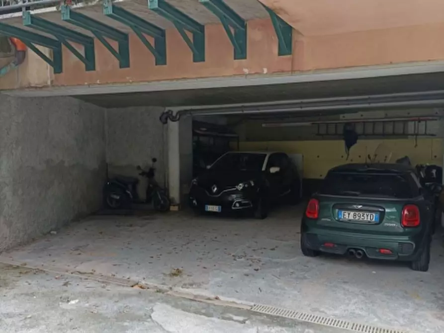 Immagine 22 di Appartamento in vendita  a Varazze