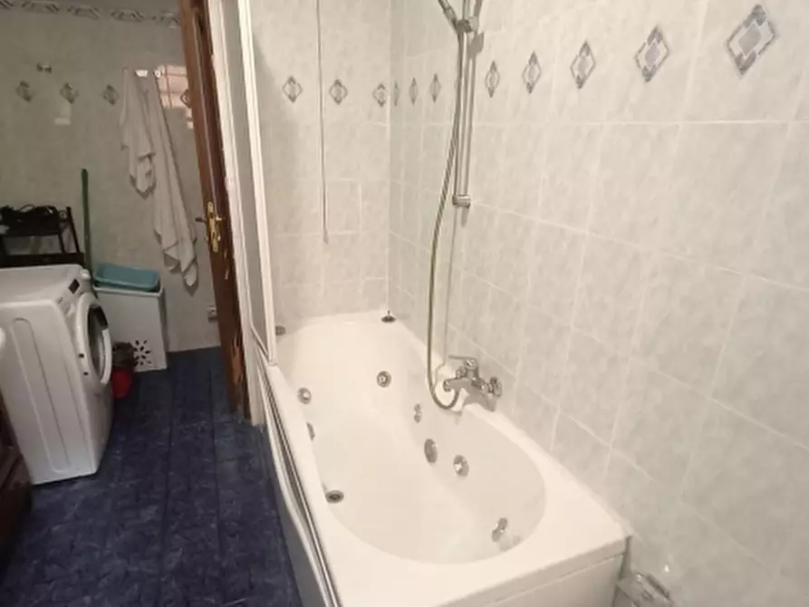 Immagine 23 di Appartamento in vendita  a Varazze