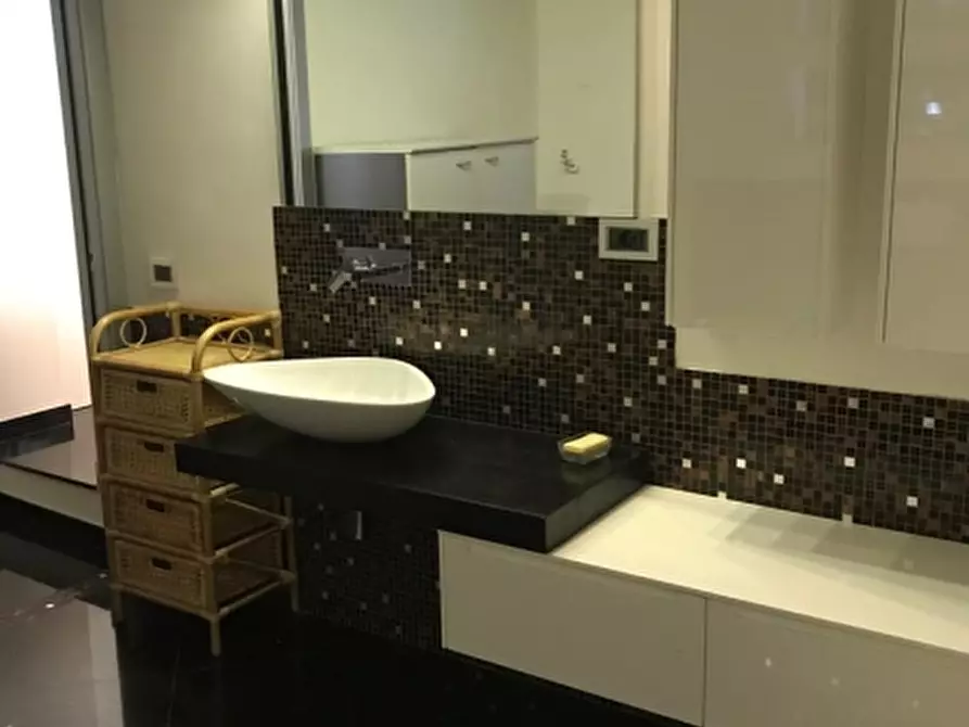 Immagine 9 di Appartamento in vendita  a Varazze