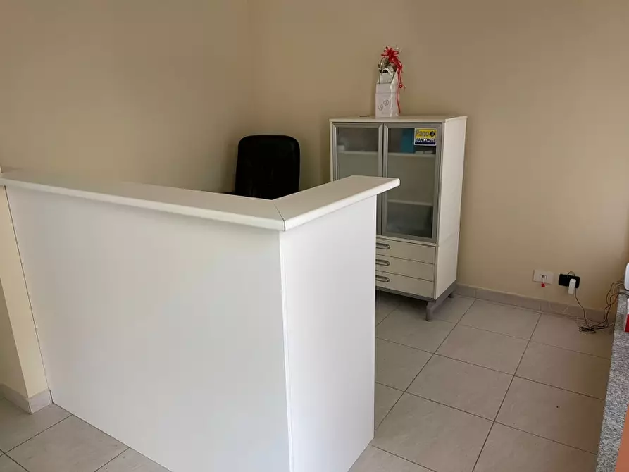 Immagine 3 di Ufficio in vendita  in Via Giovanni Pergolesi a Asti