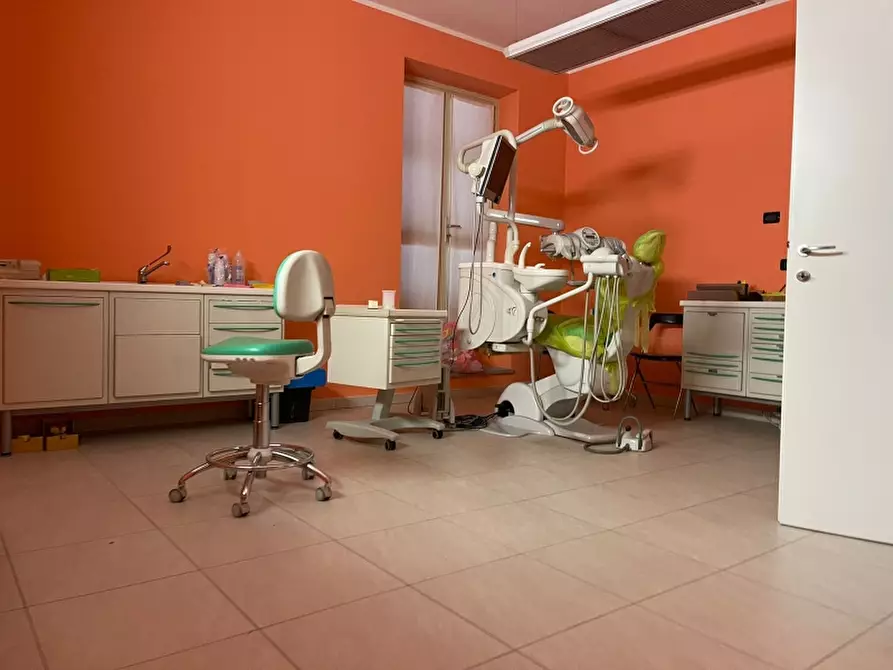 Immagine 4 di Ufficio in vendita  in Via Giovanni Pergolesi a Asti