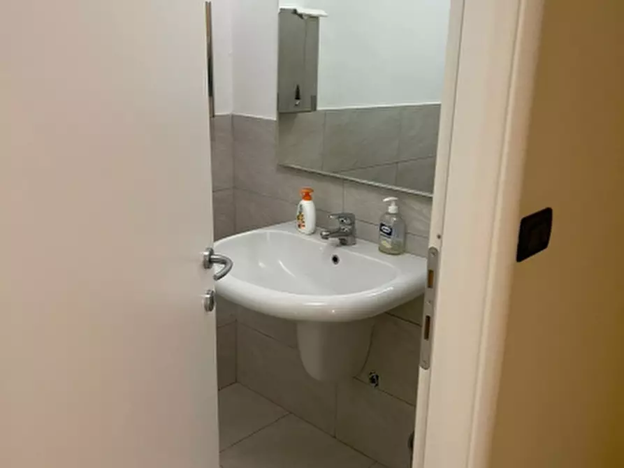 Immagine 6 di Ufficio in vendita  in Via Giovanni Pergolesi a Asti