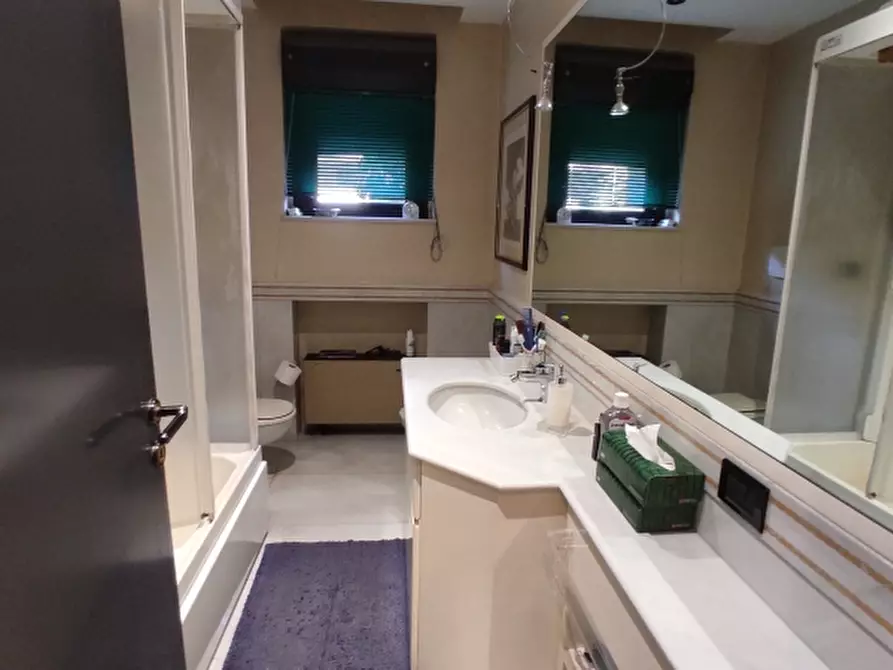 Immagine 12 di Appartamento in vendita  a Bari