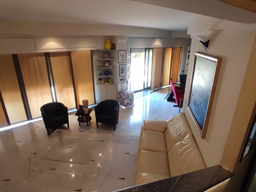 Immagine 15 di Appartamento in vendita  a Bari