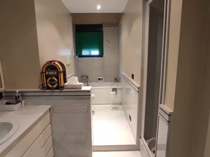 Immagine 16 di Appartamento in vendita  a Bari