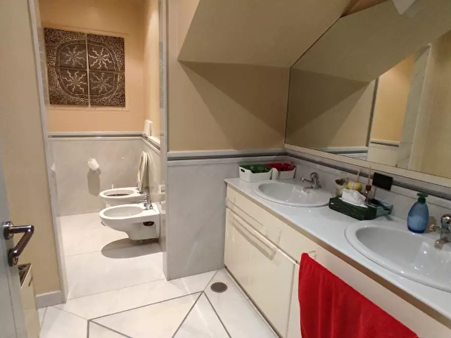 Immagine 6 di Appartamento in vendita  a Bari