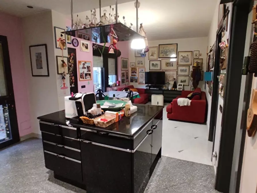 Immagine 10 di Appartamento in vendita  a Bari