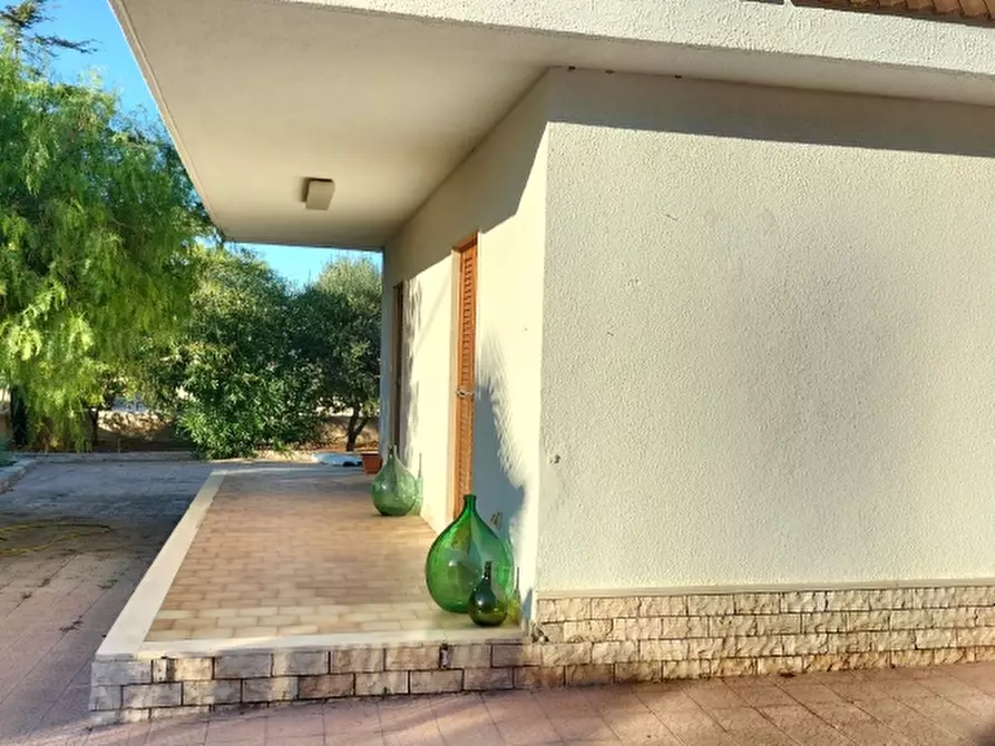 Immagine 3 di Villa in vendita  a Bari