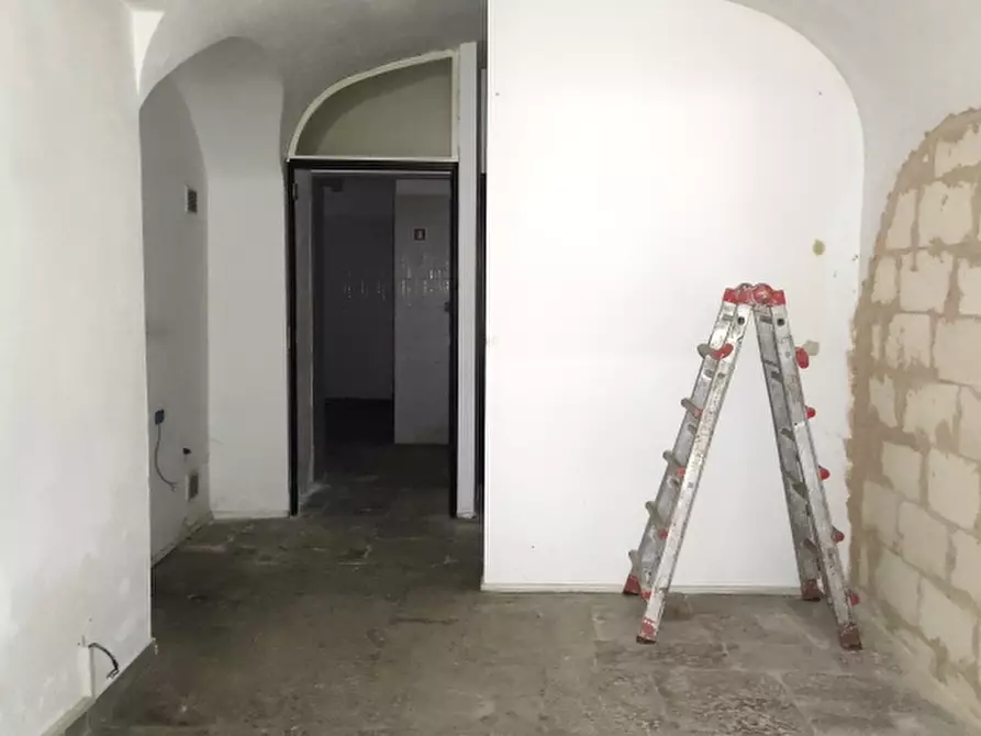 Immagine 6 di Locale commerciale in affitto  a Bari