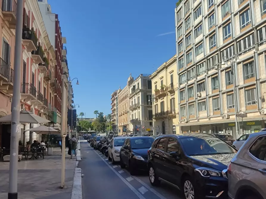 Immagine 2 di Locale commerciale in vendita  a Bari