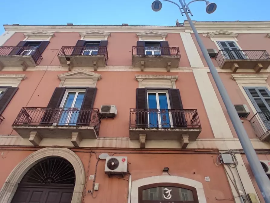 Immagine 10 di Locale commerciale in vendita  a Bari