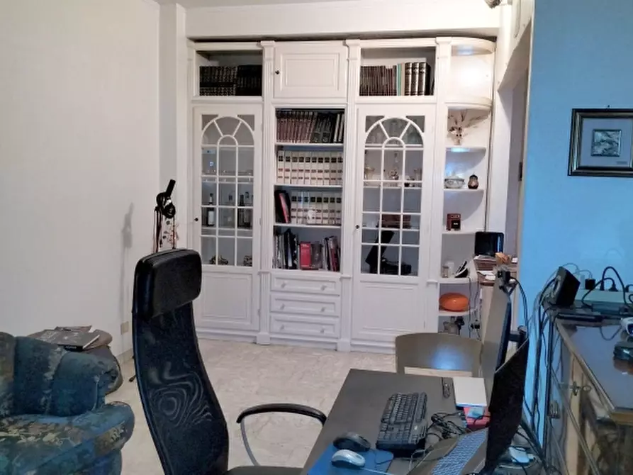 Immagine 11 di Appartamento in vendita  a Bari