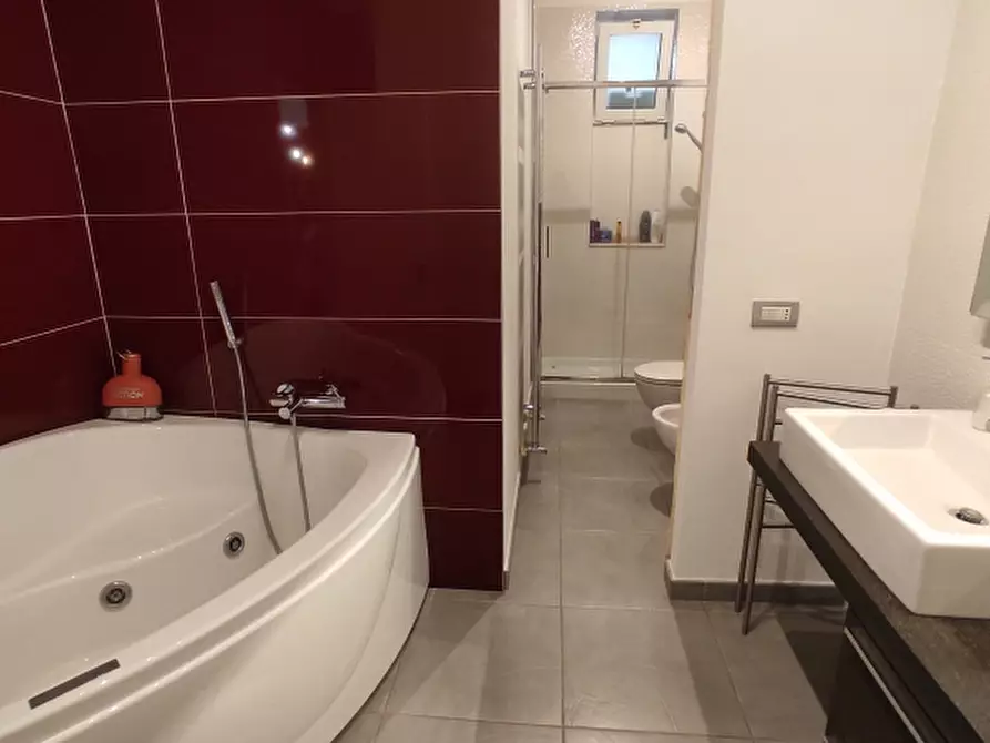 Immagine 12 di Appartamento in vendita  a Bari