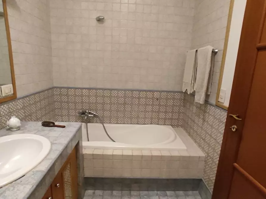 Immagine 9 di Appartamento in vendita  a Bari