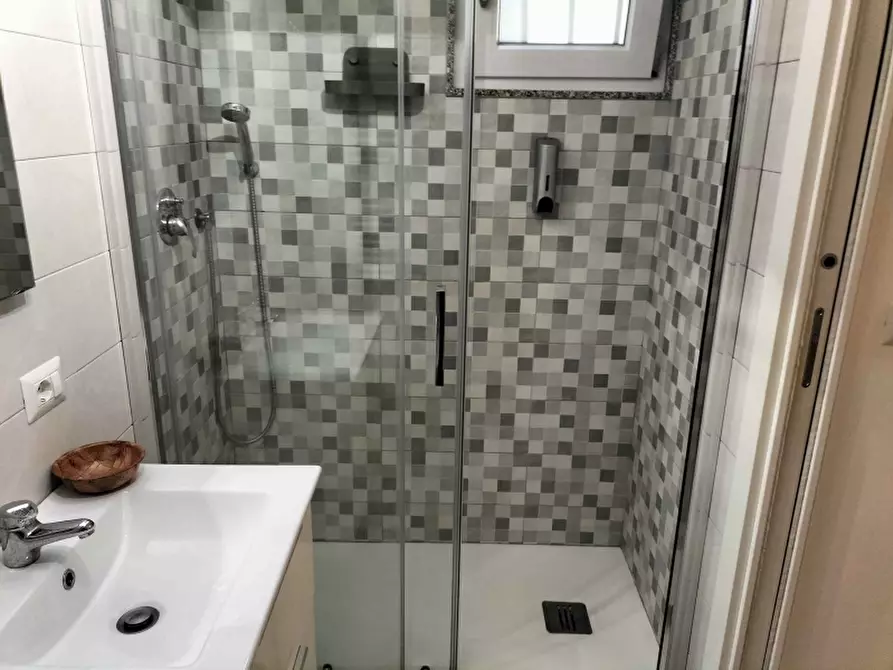 Immagine 9 di Monolocale in vendita  in Via Francescxo Crispi 214 a Bari