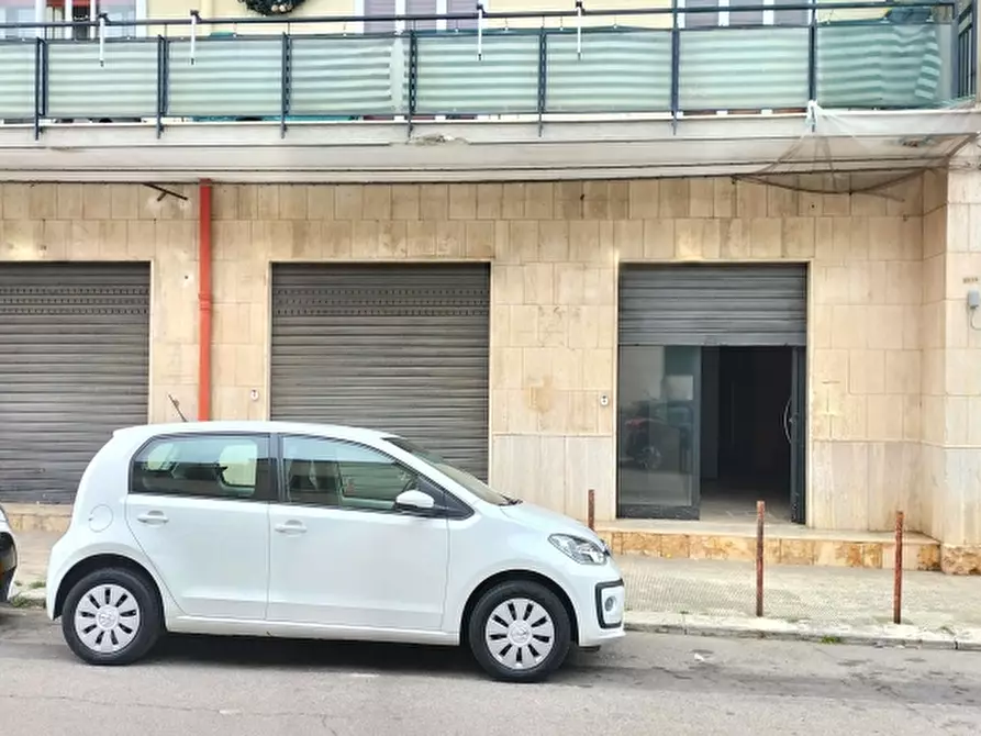 Immagine 2 di Locale commerciale in vendita  in Via Caiati 14 a Sannicandro Di Bari