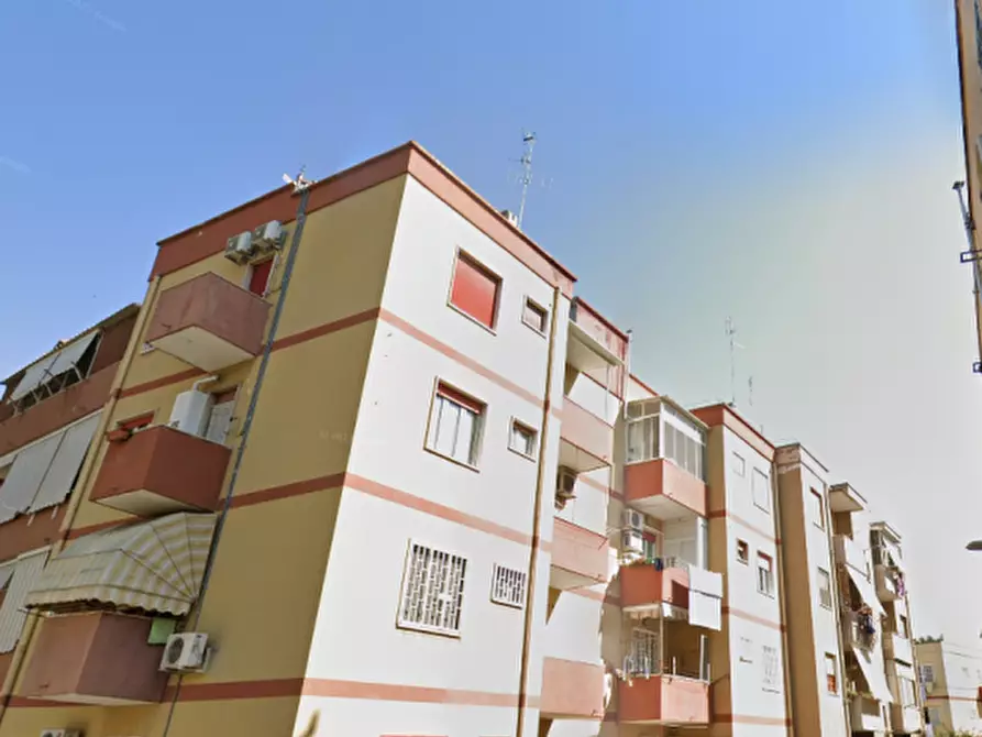 Immagine 1 di Appartamento in vendita  in via G.Petroni 43 a Bari