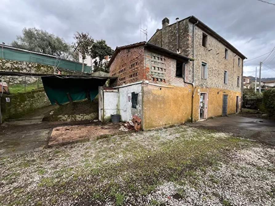 Immagine 1 di Casa indipendente in vendita  in Via Roma a Camaiore