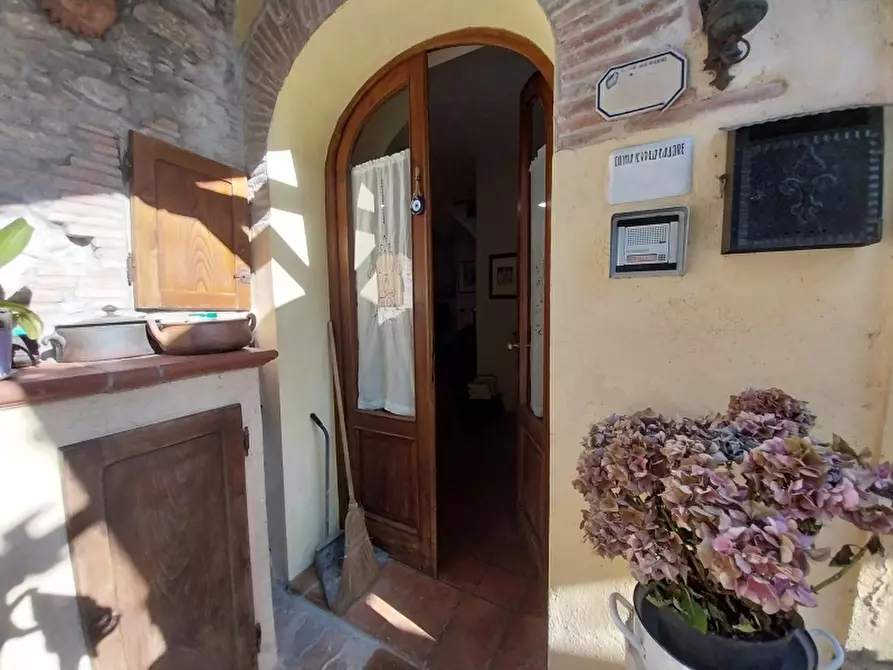 Immagine 2 di Casa semindipendente in vendita  in Via di Nocchi a Camaiore