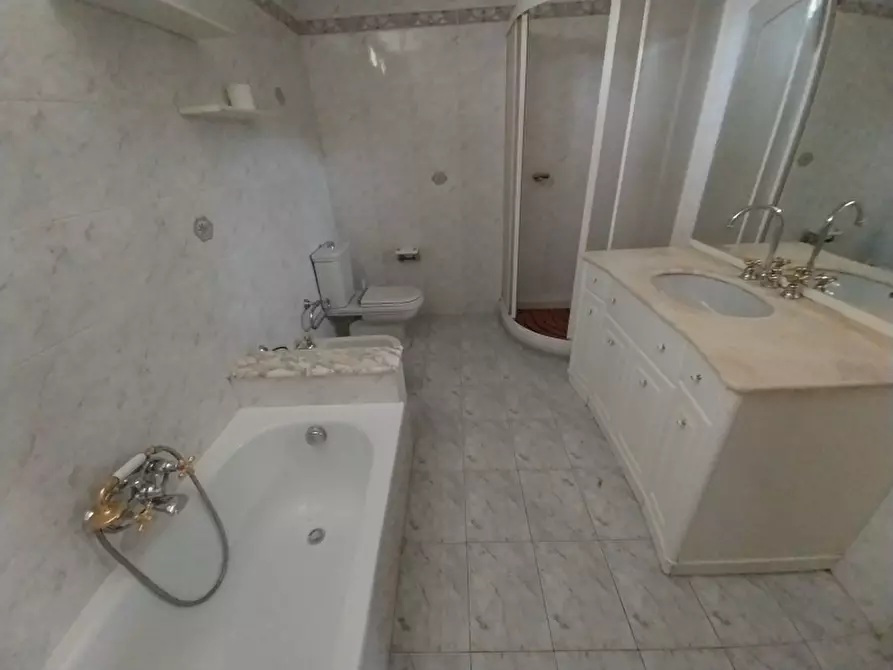 Immagine 25 di Villa in vendita  in Via Silerchie a Camaiore