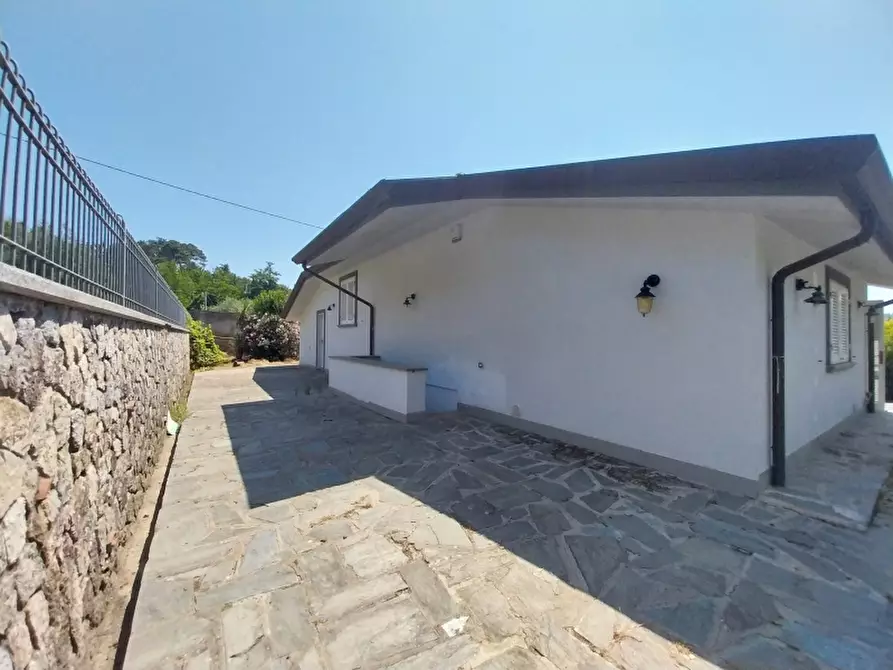 Immagine 6 di Villa in vendita  in Via Silerchie a Camaiore