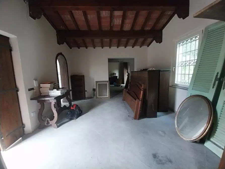 Immagine 21 di Villa in vendita  in Via dei Colli a Massa