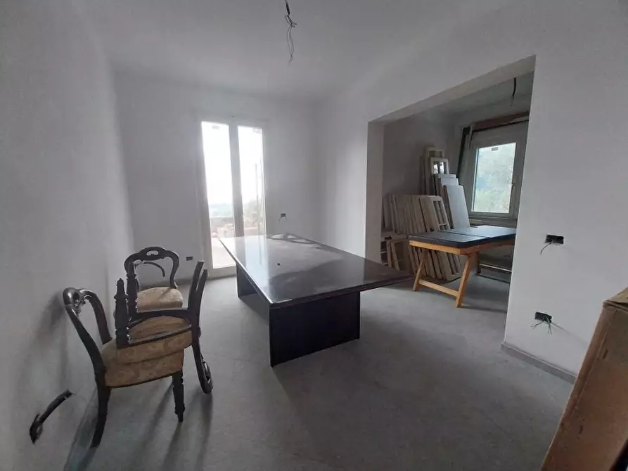 Immagine 23 di Villa in vendita  in Via dei Colli a Massa