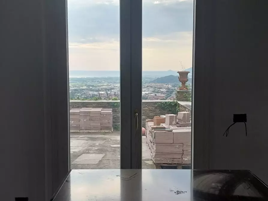 Immagine 27 di Villa in vendita  in Via dei Colli a Massa