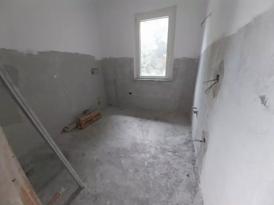 Immagine 31 di Villa in vendita  in Via dei Colli a Massa