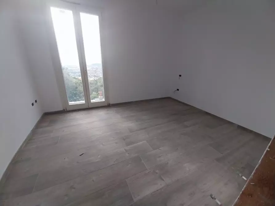 Immagine 35 di Villa in vendita  in Via dei Colli a Massa