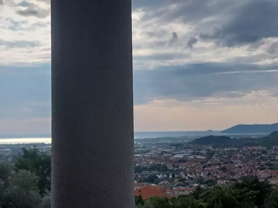 Immagine 36 di Villa in vendita  in Via dei Colli a Massa