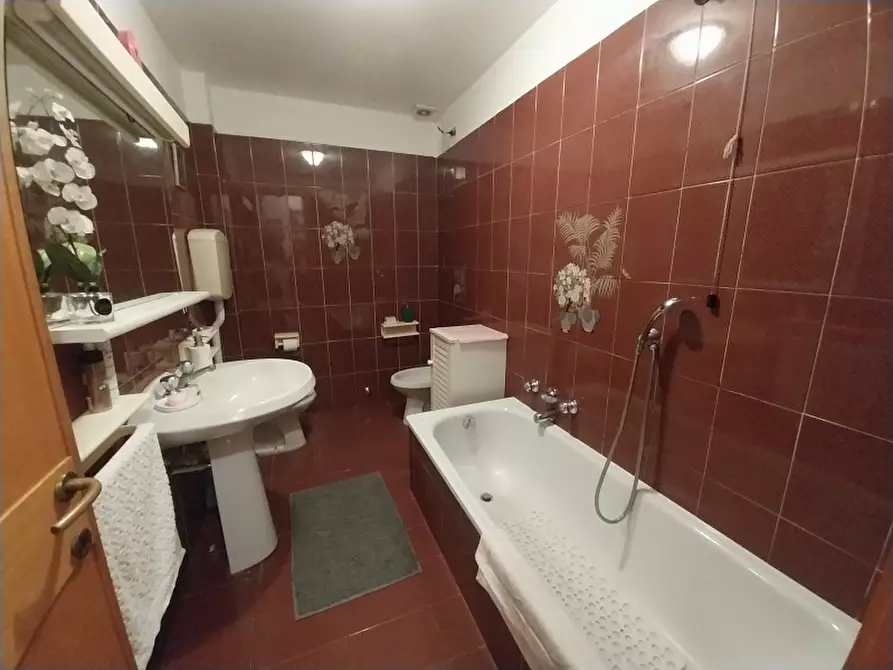 Immagine 5 di Appartamento in vendita  in Via Marco Polo a Viareggio