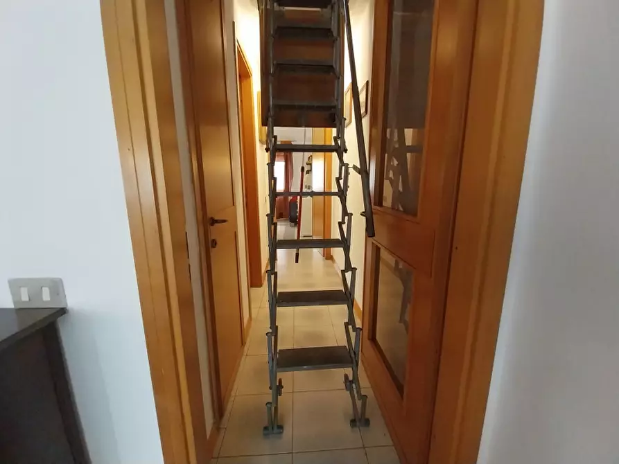 Immagine 12 di Appartamento in vendita  in Via Marco Polo a Viareggio