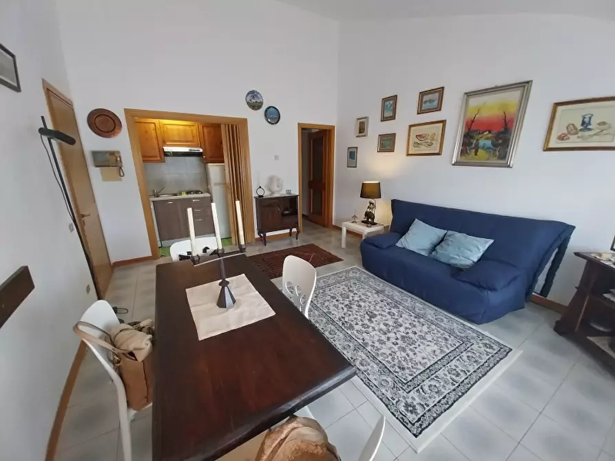 Immagine 2 di Appartamento in vendita  in Via Marco Polo a Viareggio