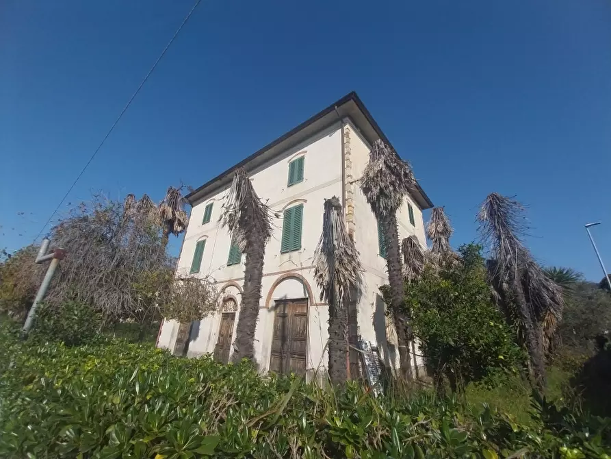 Immagine 1 di Casa indipendente in vendita  in Via Provinciale a Camaiore