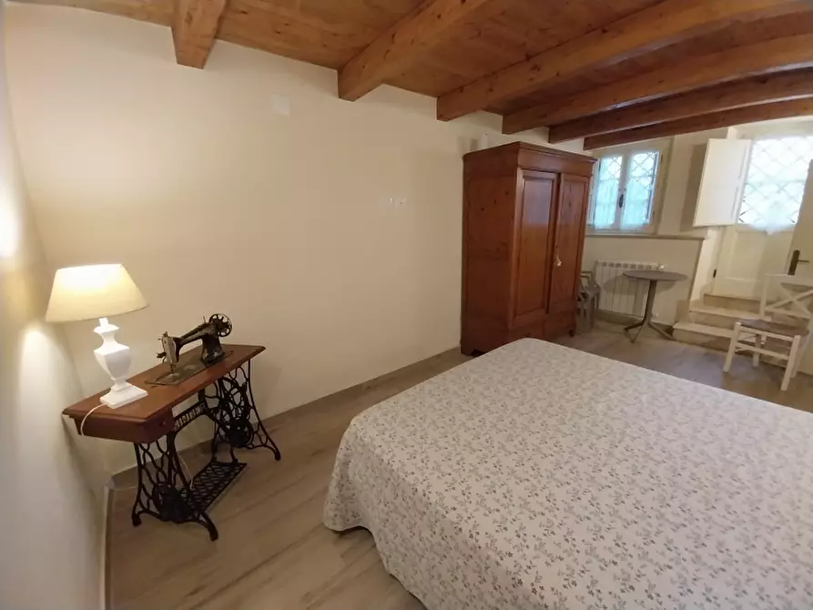 Immagine 9 di Porzione di casa in vendita  in Via di Montebello a Camaiore