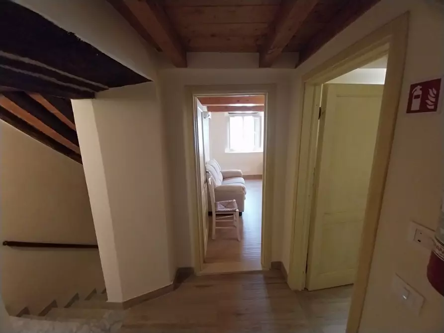 Immagine 11 di Porzione di casa in vendita  in Via di Montebello a Camaiore