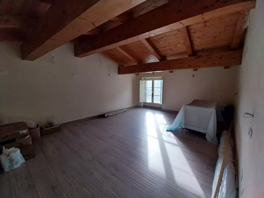 Immagine 14 di Porzione di casa in vendita  in Via di Montebello a Camaiore