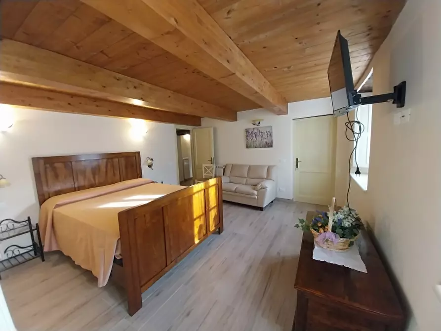 Immagine 15 di Porzione di casa in vendita  in Via di Montebello a Camaiore