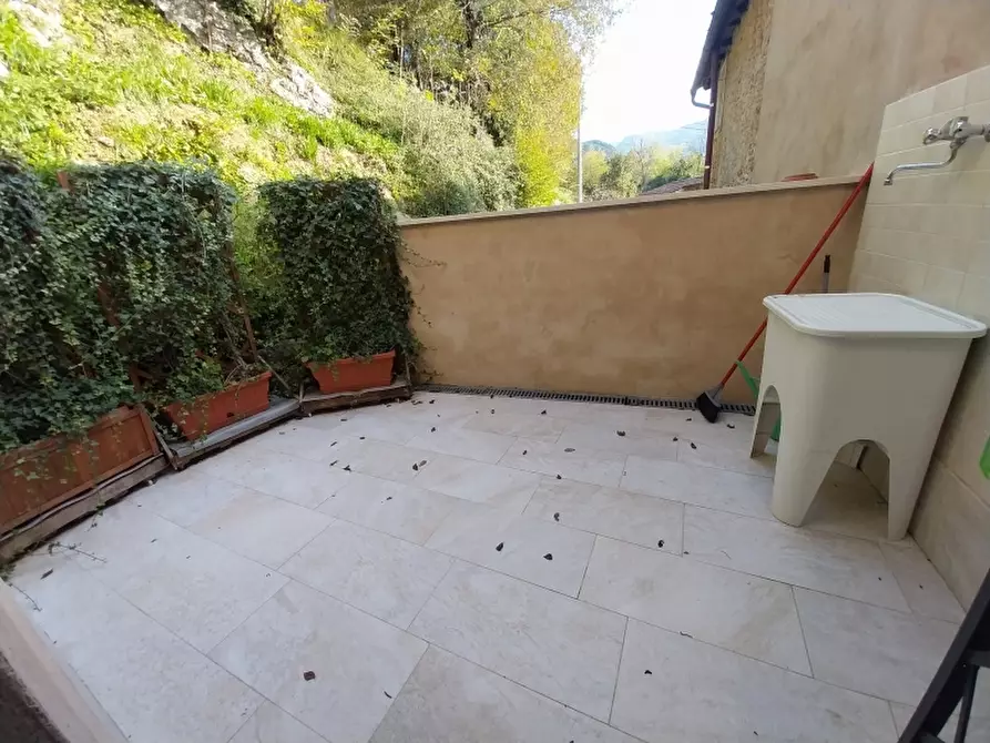 Immagine 16 di Porzione di casa in vendita  in Via di Montebello a Camaiore