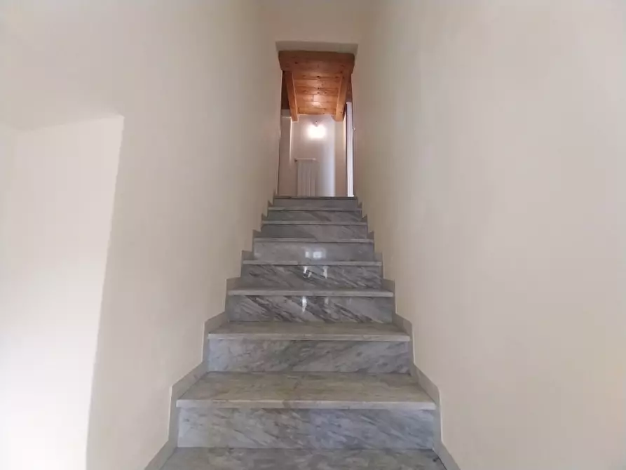 Immagine 17 di Porzione di casa in vendita  in Via di Montebello a Camaiore