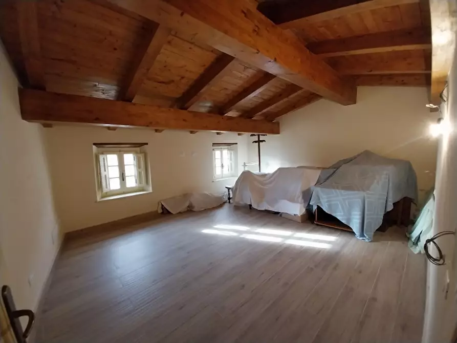 Immagine 18 di Porzione di casa in vendita  in Via di Montebello a Camaiore