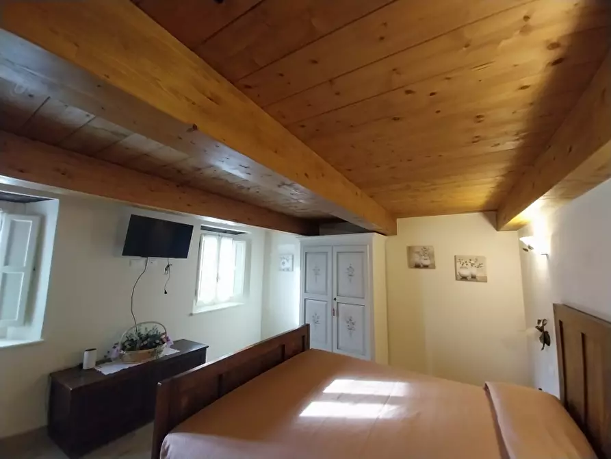 Immagine 19 di Porzione di casa in vendita  in Via di Montebello a Camaiore