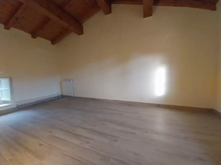Immagine 21 di Porzione di casa in vendita  in Via di Montebello a Camaiore
